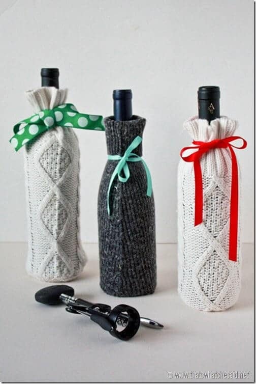 DIY-Sweater-Sleeve-Gift-Bag-for-wine