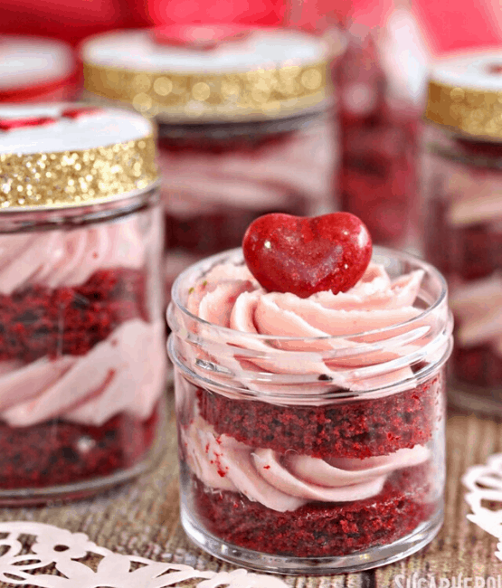 red velvet cake in a jar