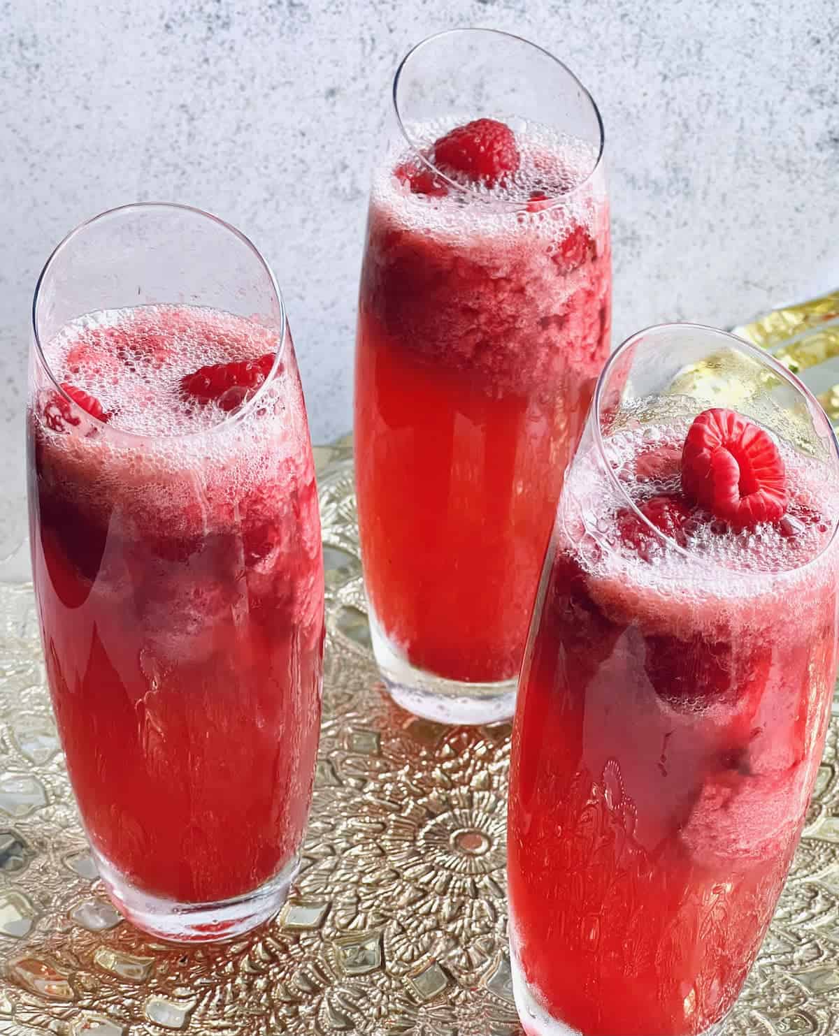 Tasty raspberry cocktails for valentines day